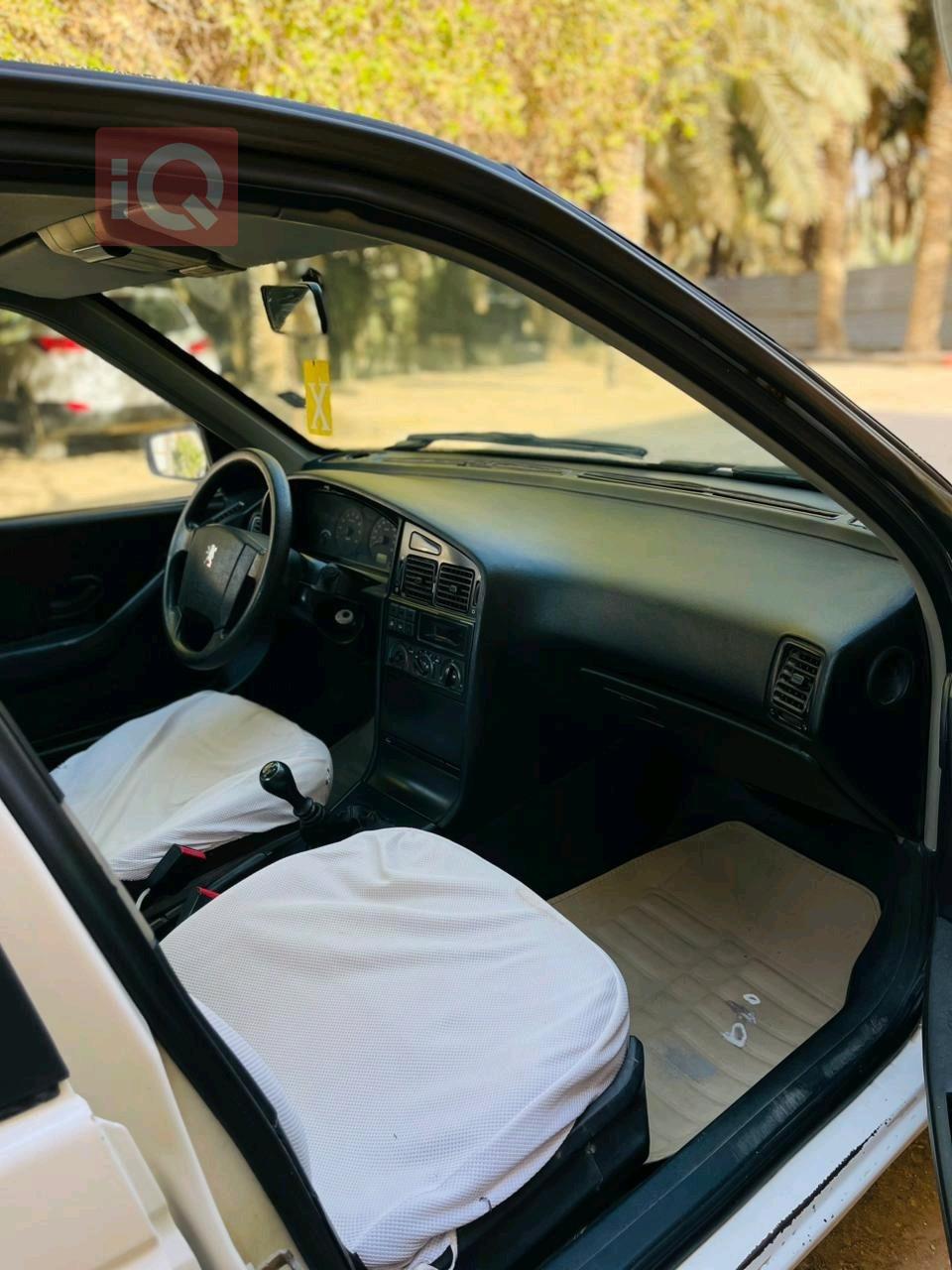 Peugeot 405